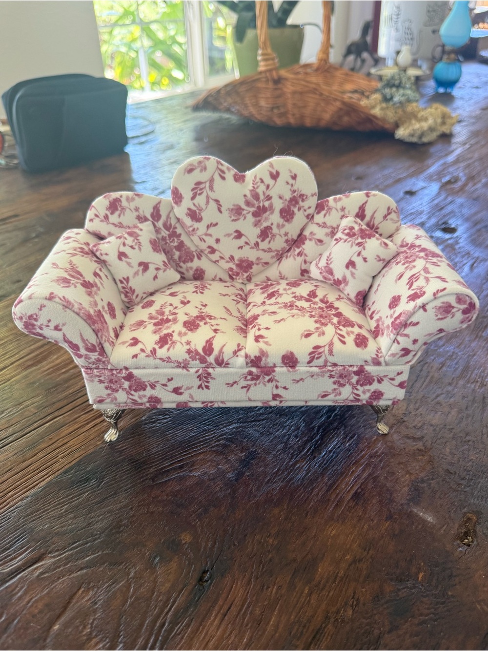 Floral Pink and White Heart-Back Mini Sofa- Style JEWELRY BOX - Never Used